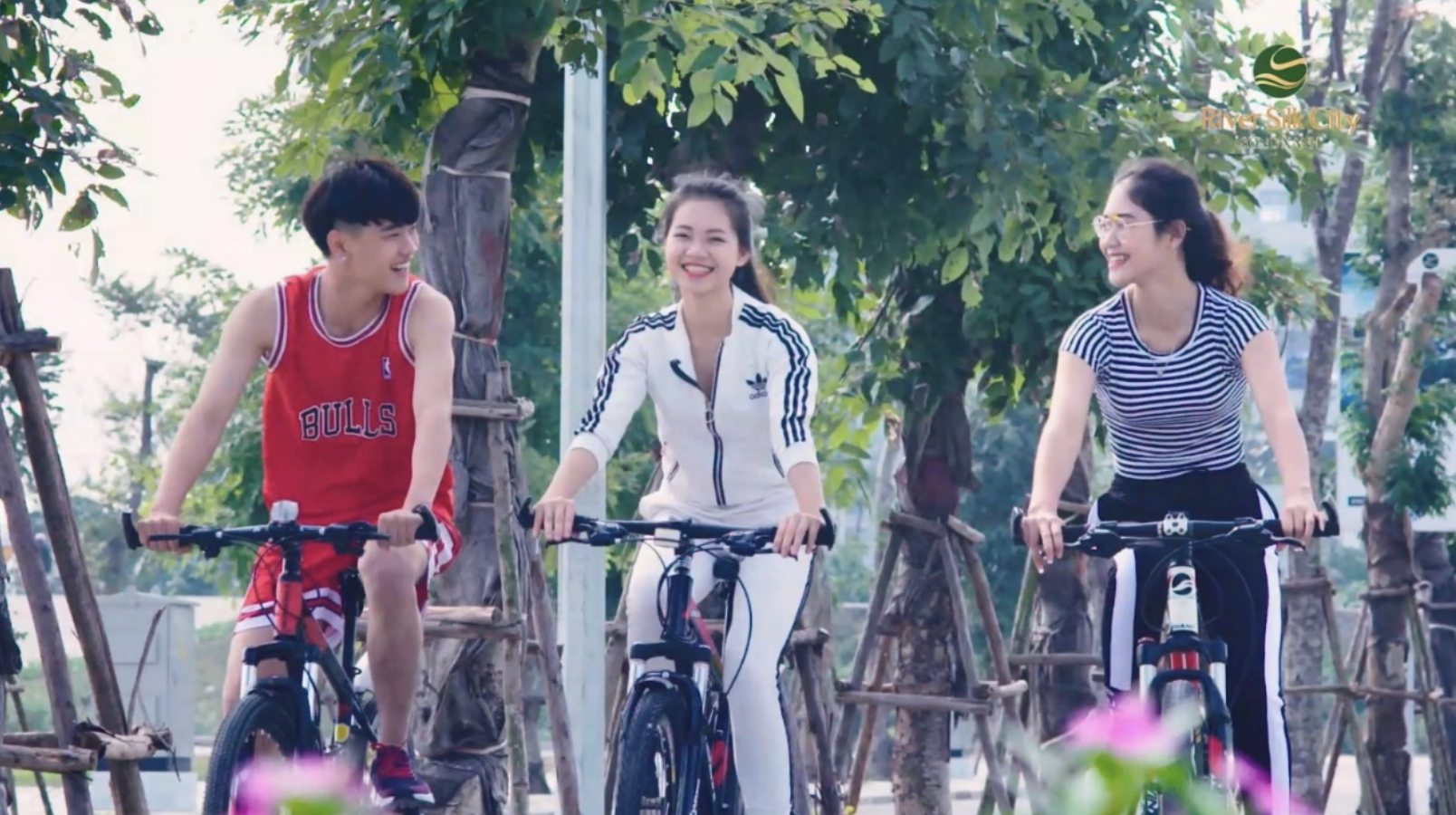 River Silk City anh 3