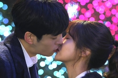 'Ke thu tu qua khu' - khong kich tinh nhung van cuon hut hinh anh