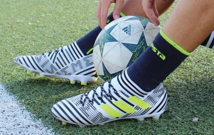 3 luu y de chon giay da bong phu hop hinh anh