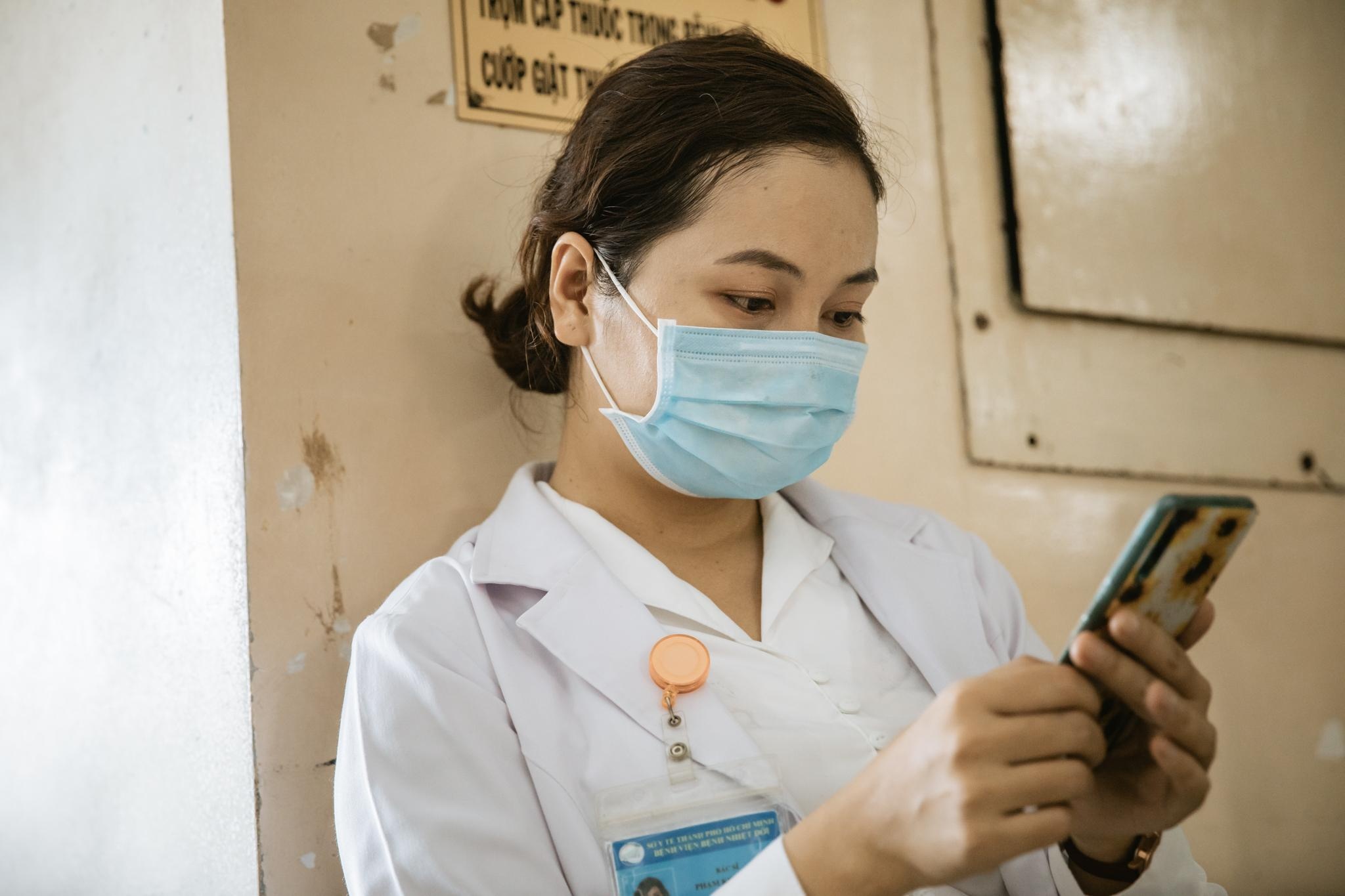 Hanh phuc gian don cua nhung nguoi me o tuyen dau chong dich hinh anh