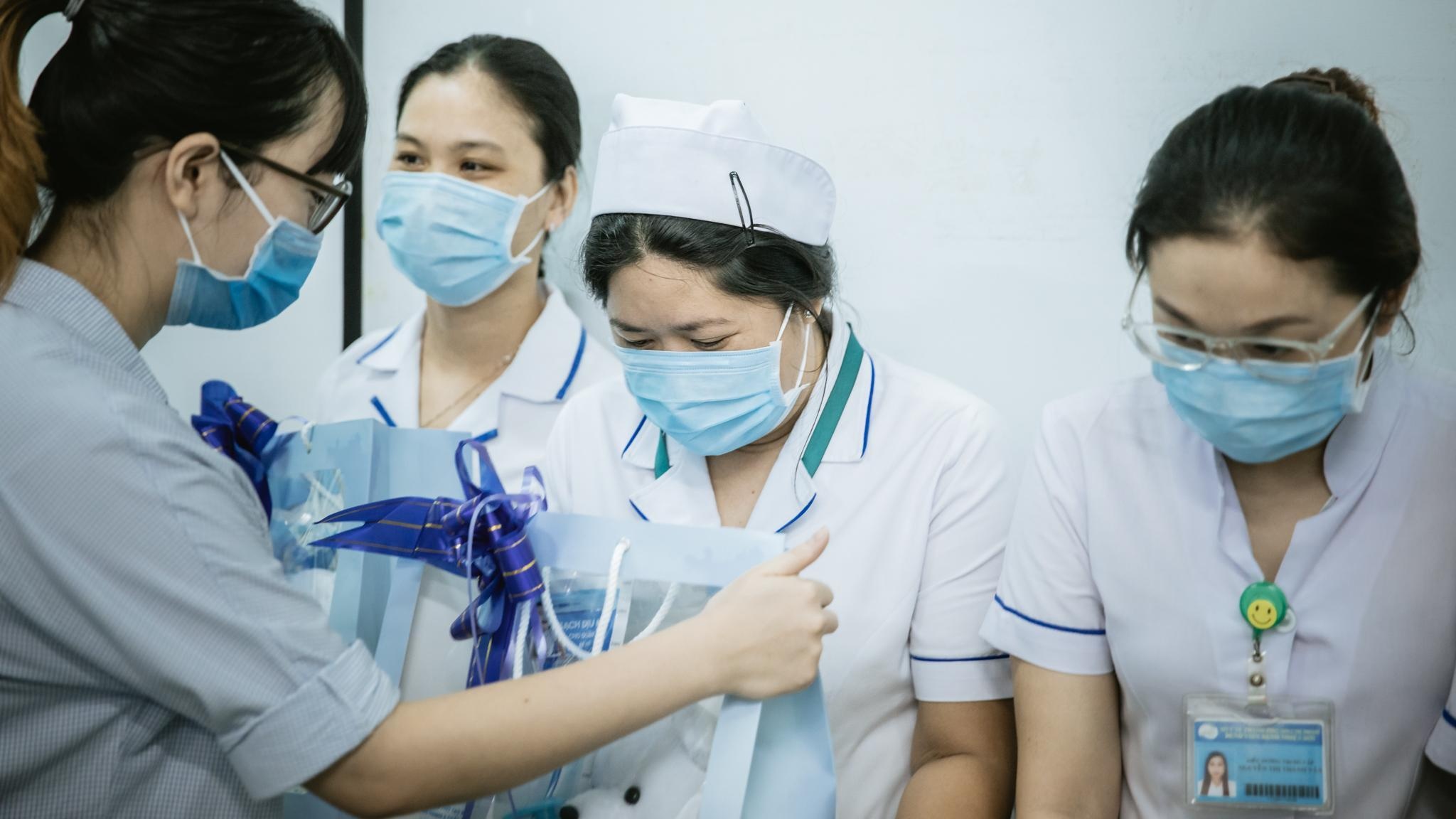 Y bác sĩ tuyến đầu ảnh 5 Y bac si tuyen dau anh 5