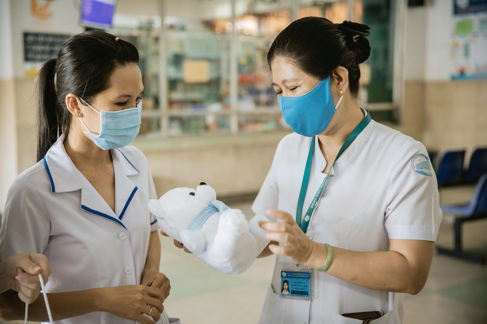 Y bác sĩ tuyến đầu ảnh 6 Y bac si tuyen dau anh 6