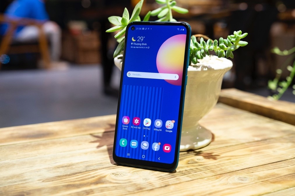 Vi sao Samsung chi ban online smartphone manh thu Galaxy M11 hinh anh