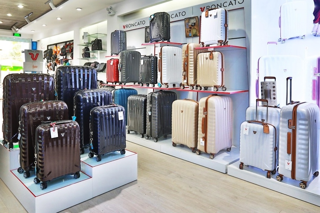 Khong can di xa, ban van co the mua vali chinh hang Italy, My tai KOS hinh anh