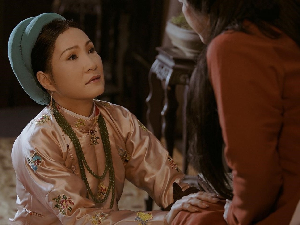 'Phuong khau' mua 1 - khi niem tin phai tra bang mang song hinh anh