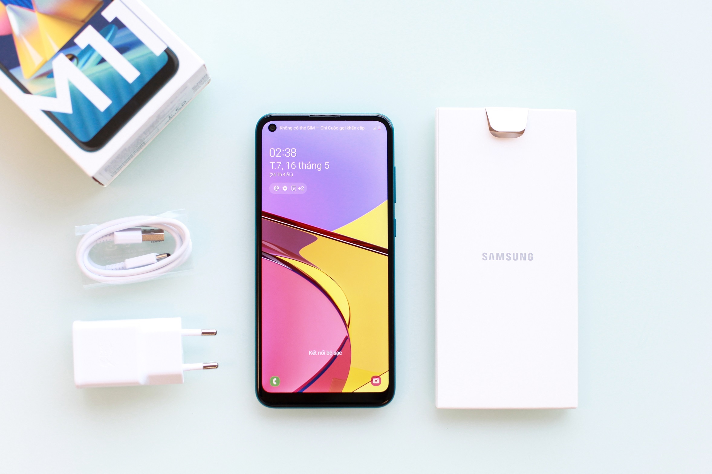 smartphone gia re pin khoe choi game anh 1