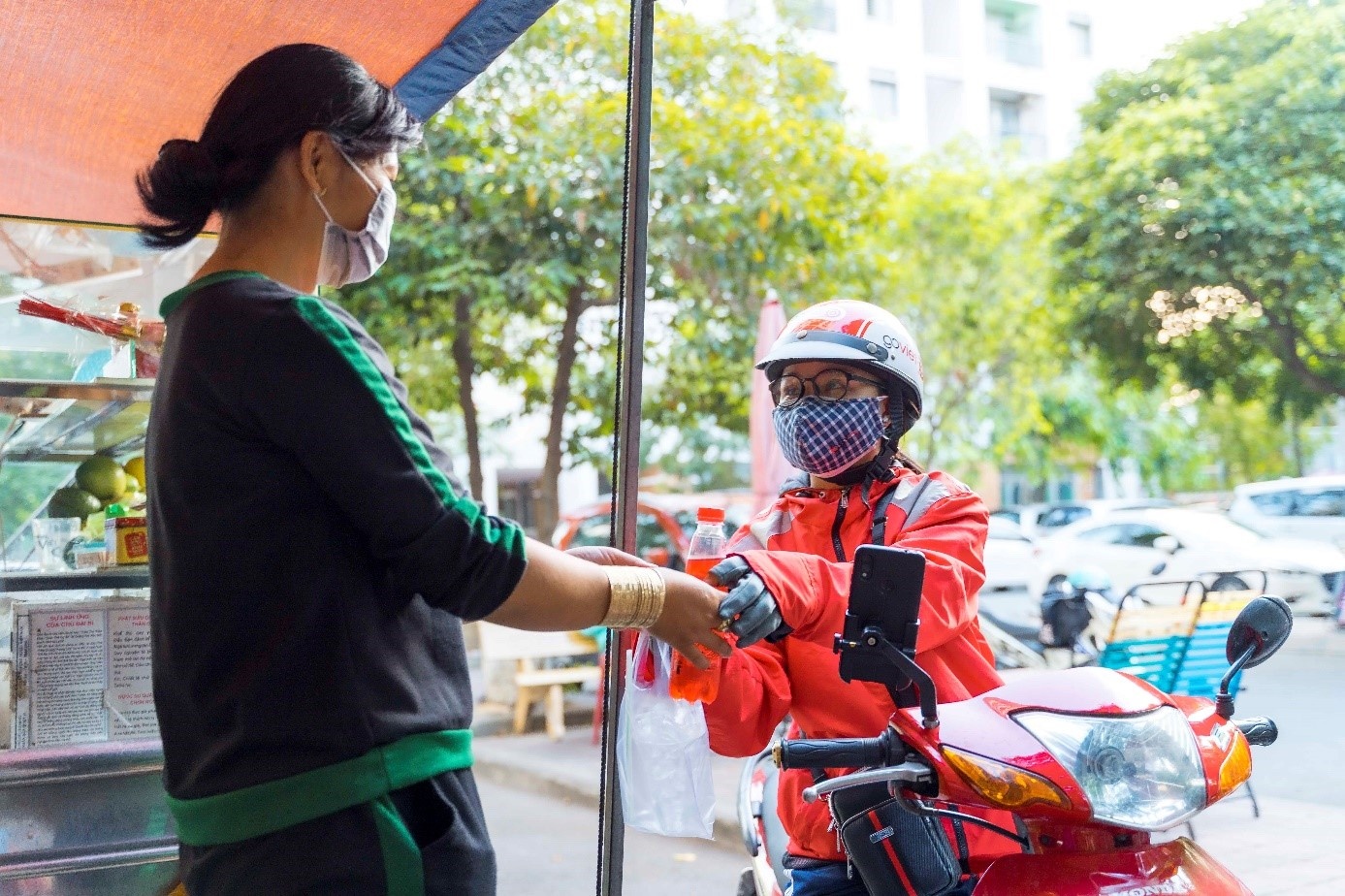 Doanh nghiep F&B thay doi tu duy de 'loi nguoc dong' mua dich hinh anh