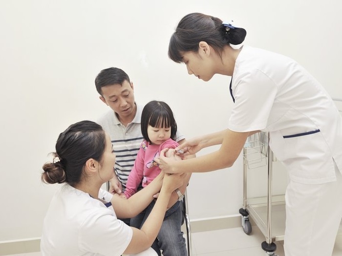 Hau dich Covid-19, vai tro cua tiem chung cang quan trong hon hinh anh