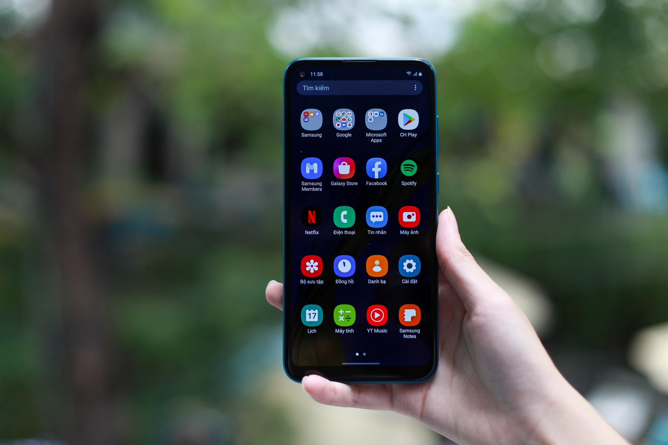 smartphone gia re pin khoe choi game anh 7