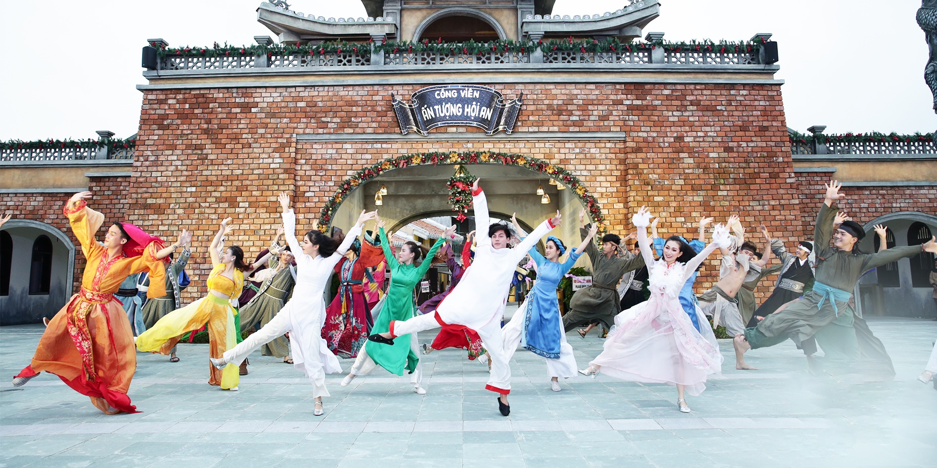 cong vien An tuong Hoi An anh 4