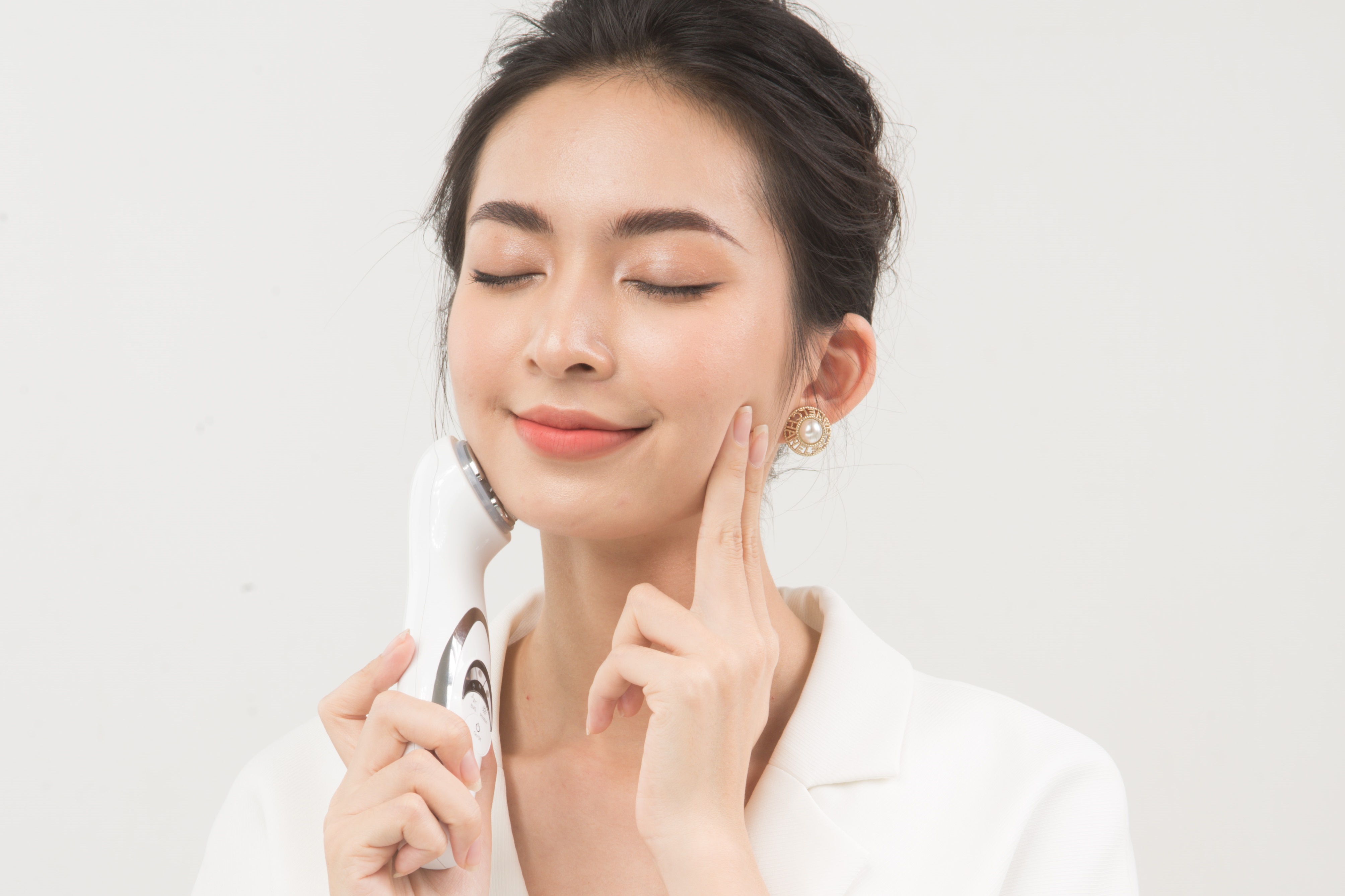 Da can nhieu hon ngoai tri mun, duong trang hinh anh