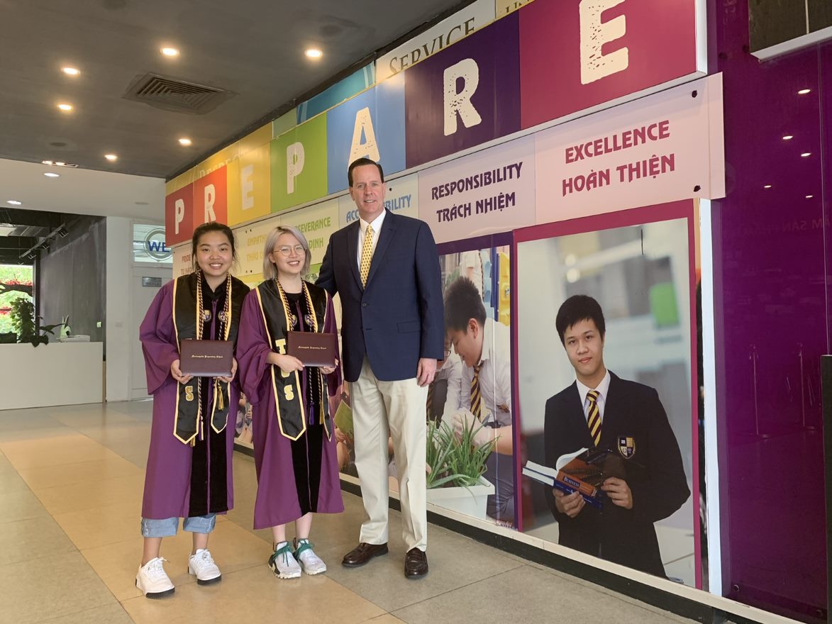 Pho thong lien cap Olympia anh 3