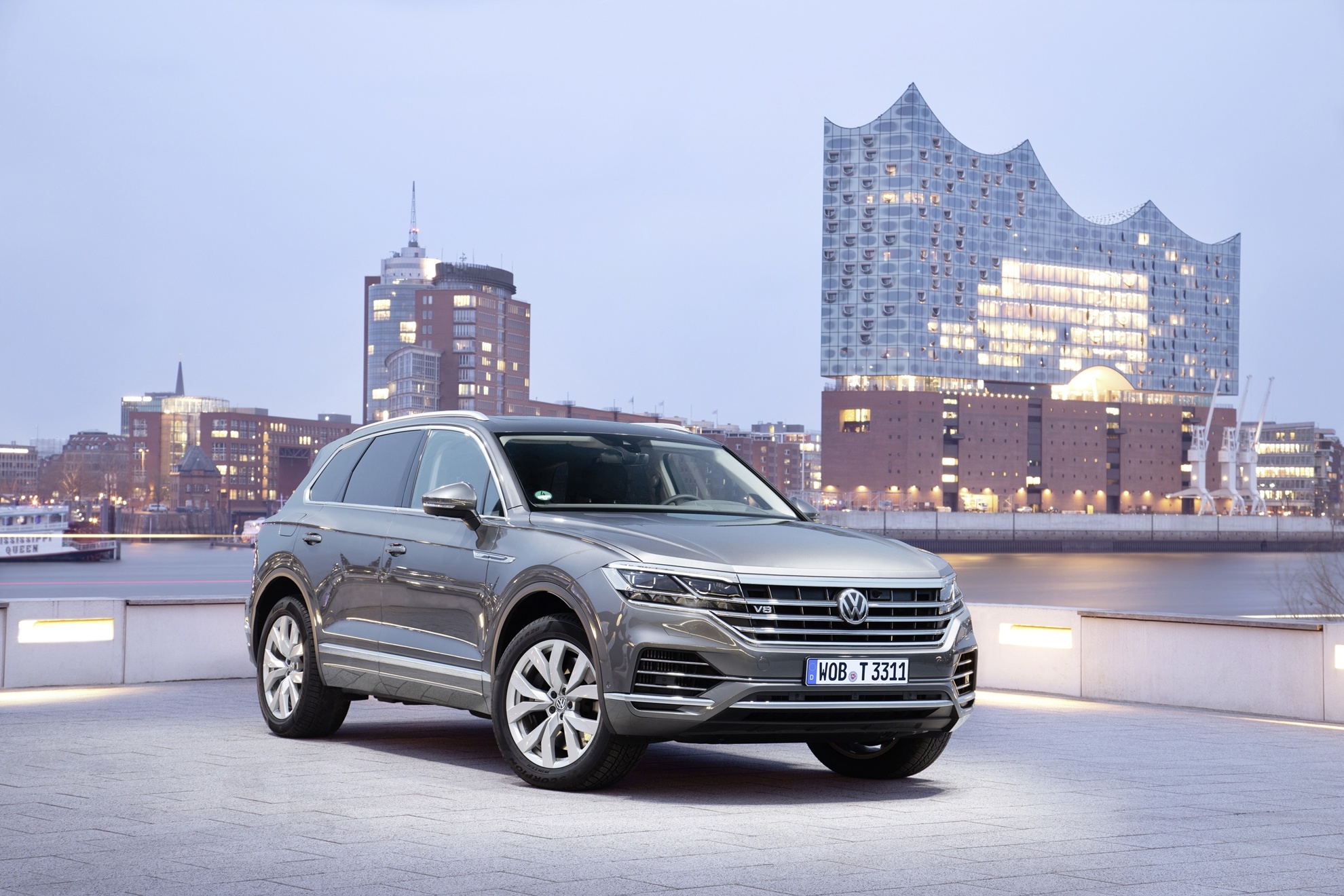 Volkswagen Touareg the he 3 -  tieu chuan moi cho SUV cao cap hinh anh