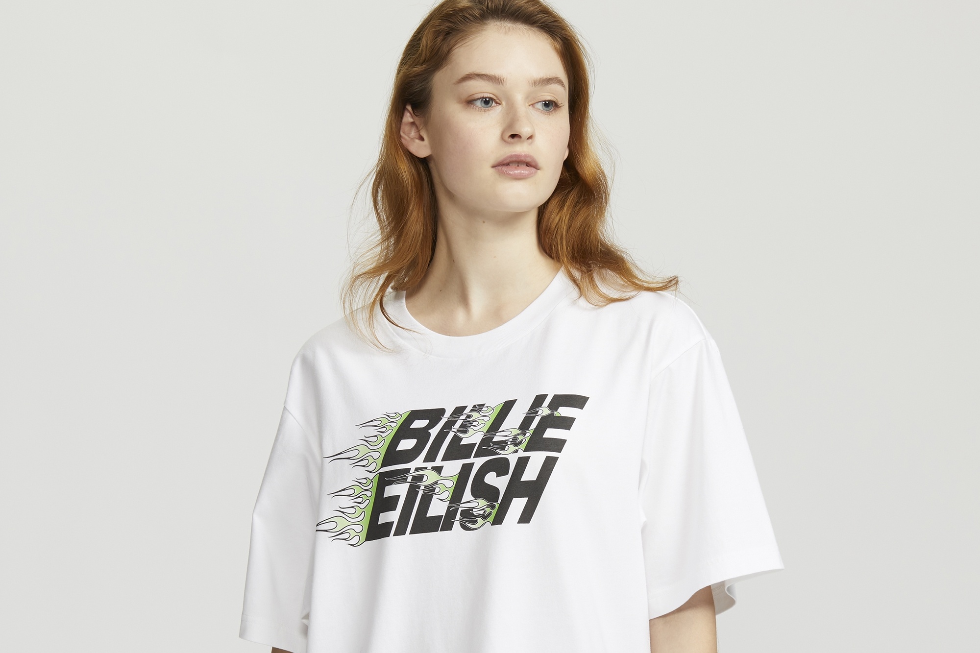 Bat tay Billie Eilish, Uniqlo ra mat BST ao thun UT moi vao ngay 29/5 hinh anh