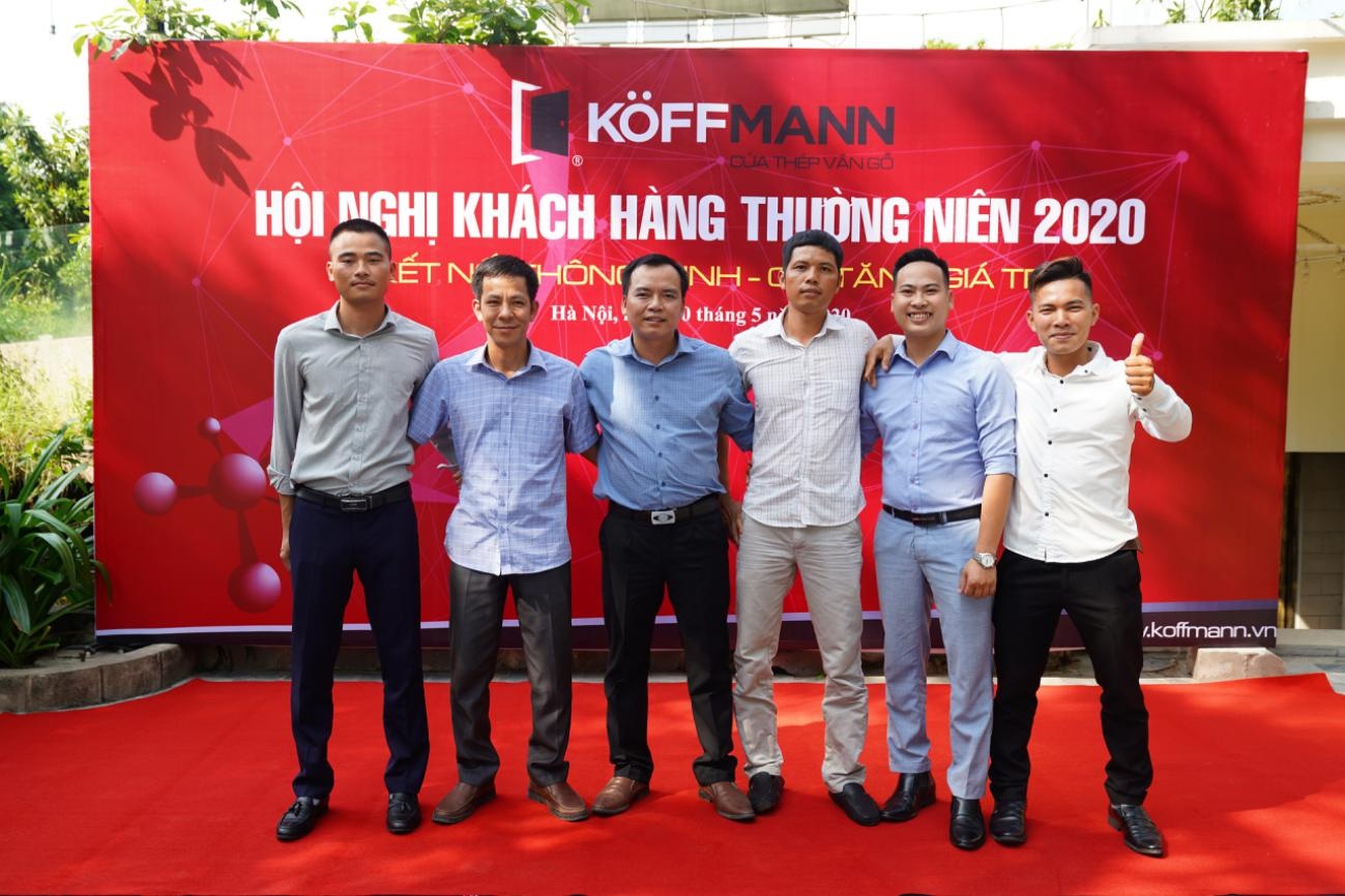 Cua thep van go anh 2