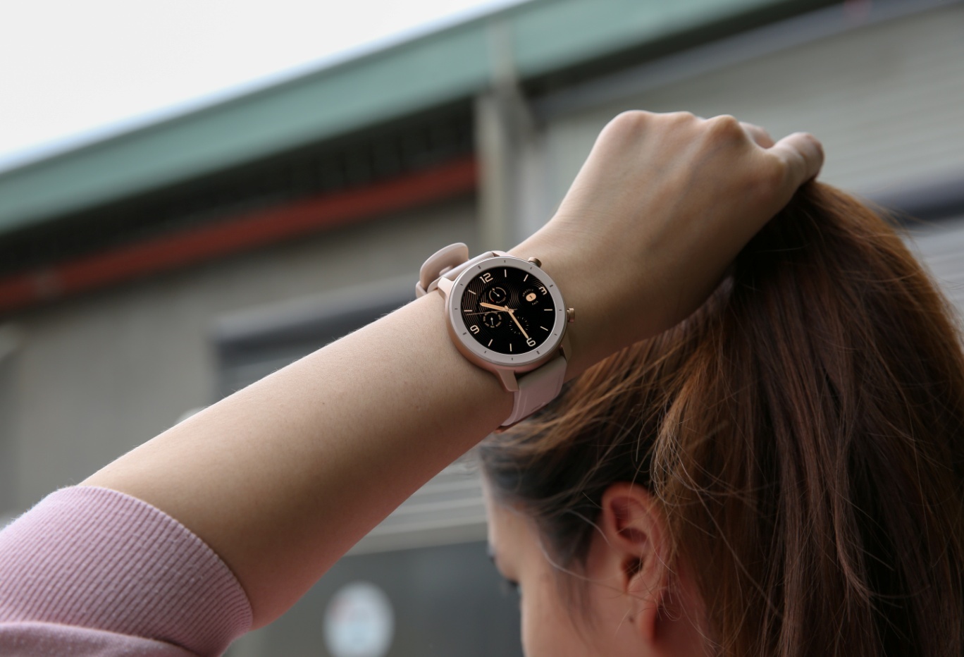 Loat dong ho thong minh Huami Amazfit giam gia dau thang 6 hinh anh