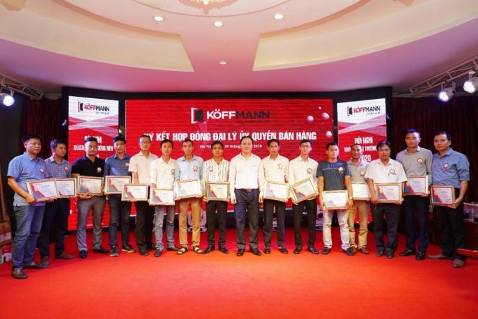 Cửa thép vân gỗ ảnh 5 Cua thep van go anh 5