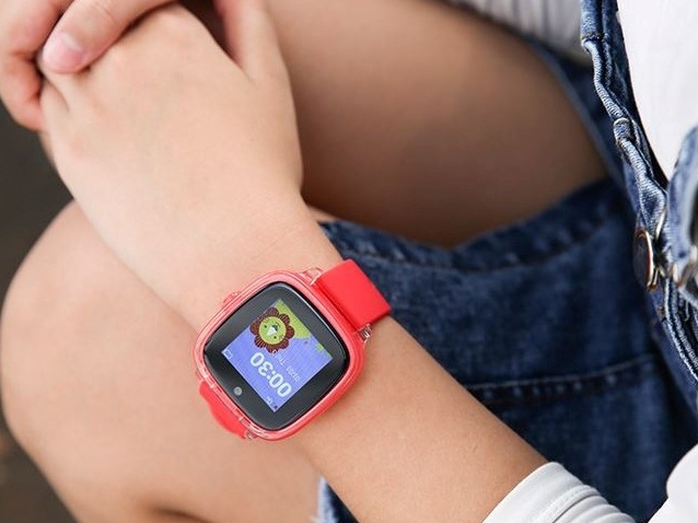 Dong ho dinh vi Myfirst giup be vui choi an toan, cha me yen tam hinh anh