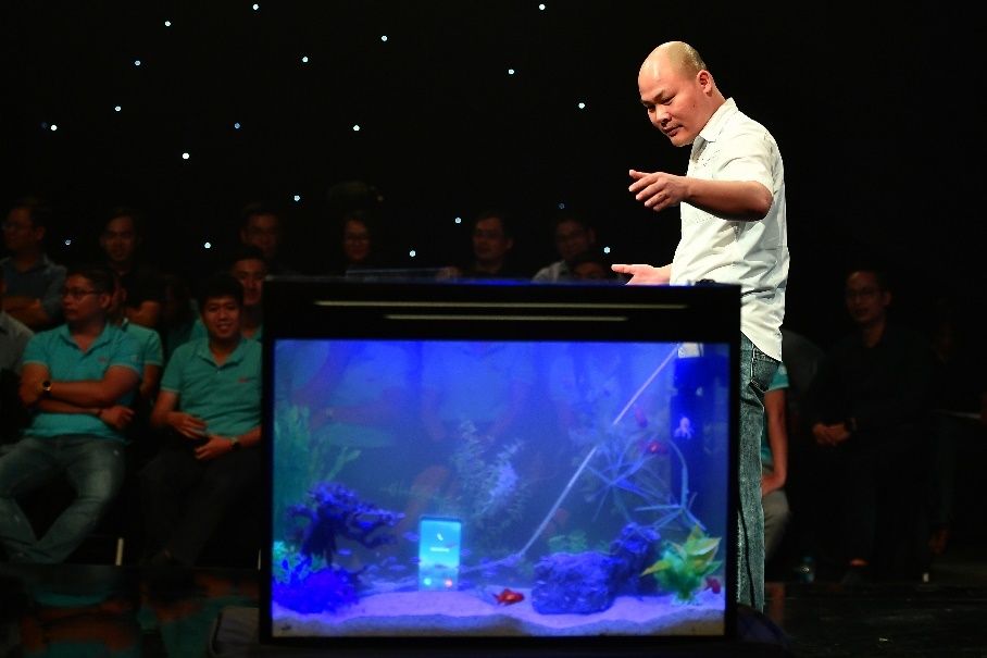 Bphone B86 van hoat dong sau 5 gio dong bang hinh anh