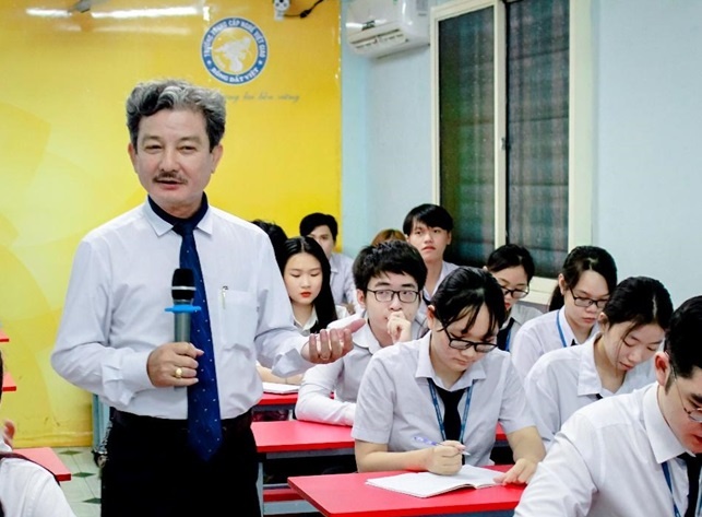 Hoc sinh khong dau THPT cong lap nen chon huong di nao? hinh anh