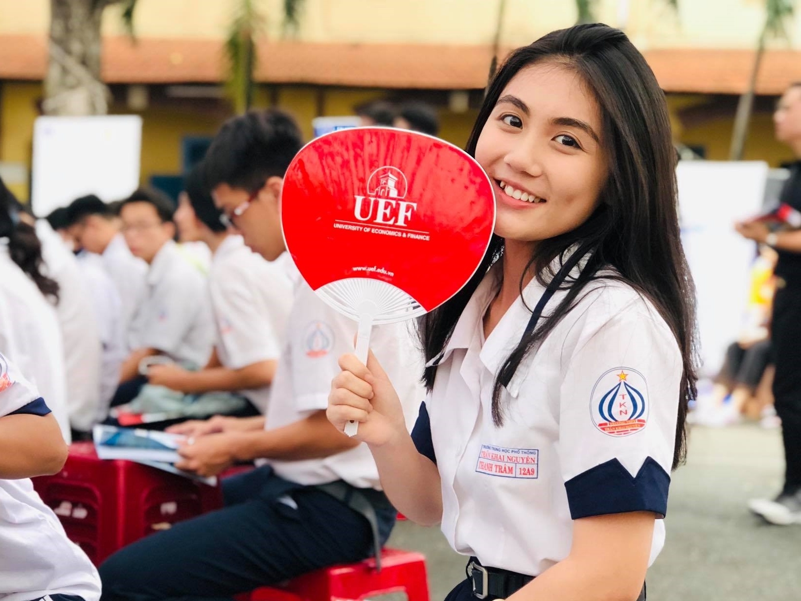 Xet tuyen bang hoc ba tu goc nhin cua sinh vien di truoc hinh anh