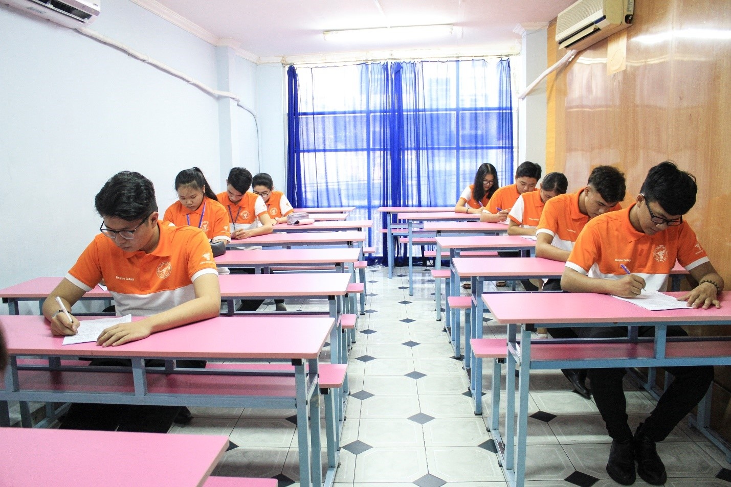 Tuyen sinh lop 10 anh 2