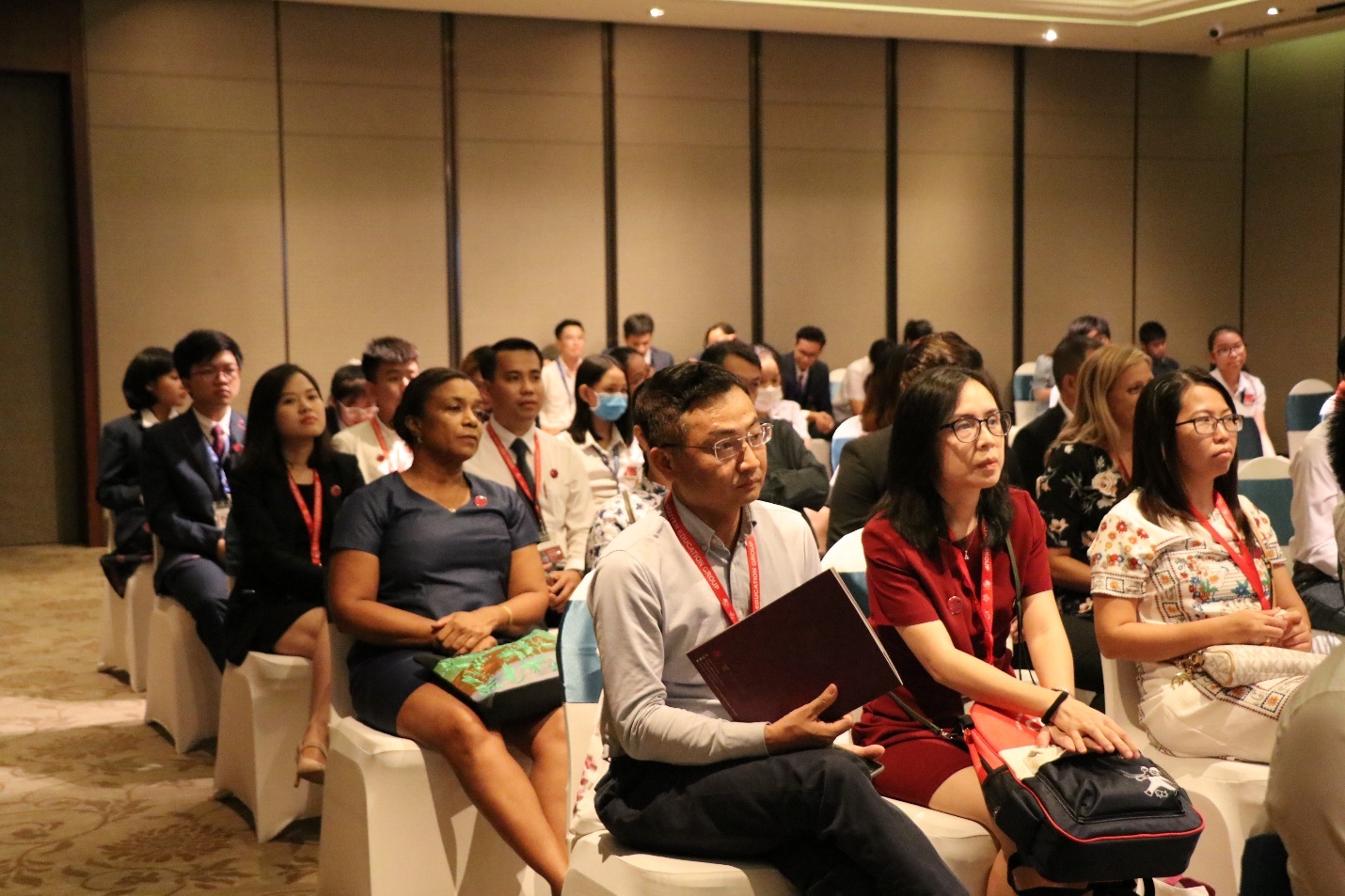 chương trình VCE ảnh 4 chuong trinh VCE anh 4