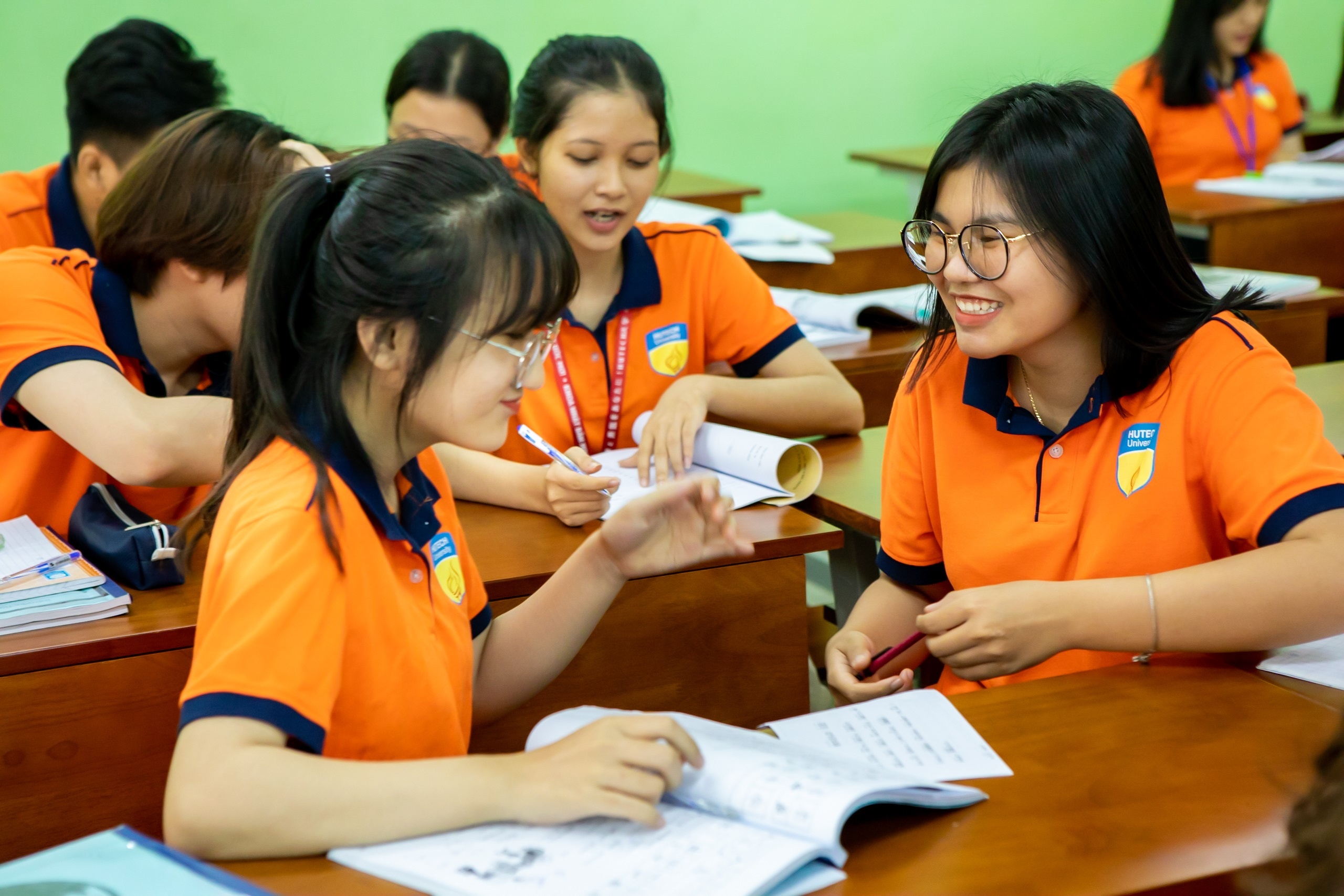 Sinh viên ngành ngôn ngữ ảnh 2 Sinh vien nganh ngon ngu anh 2