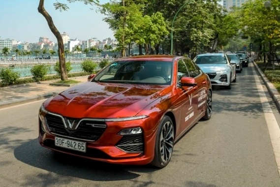 VinFast Fadil va Lux A2.0 thuoc top 10 oto ban chay nhat thang 5 hinh anh