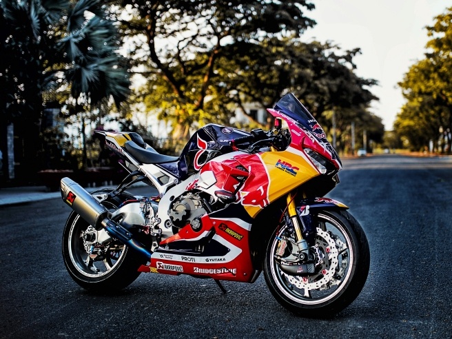 Ngam sieu xe CBR1000RR 2017 do gia 1 ty dong hinh anh