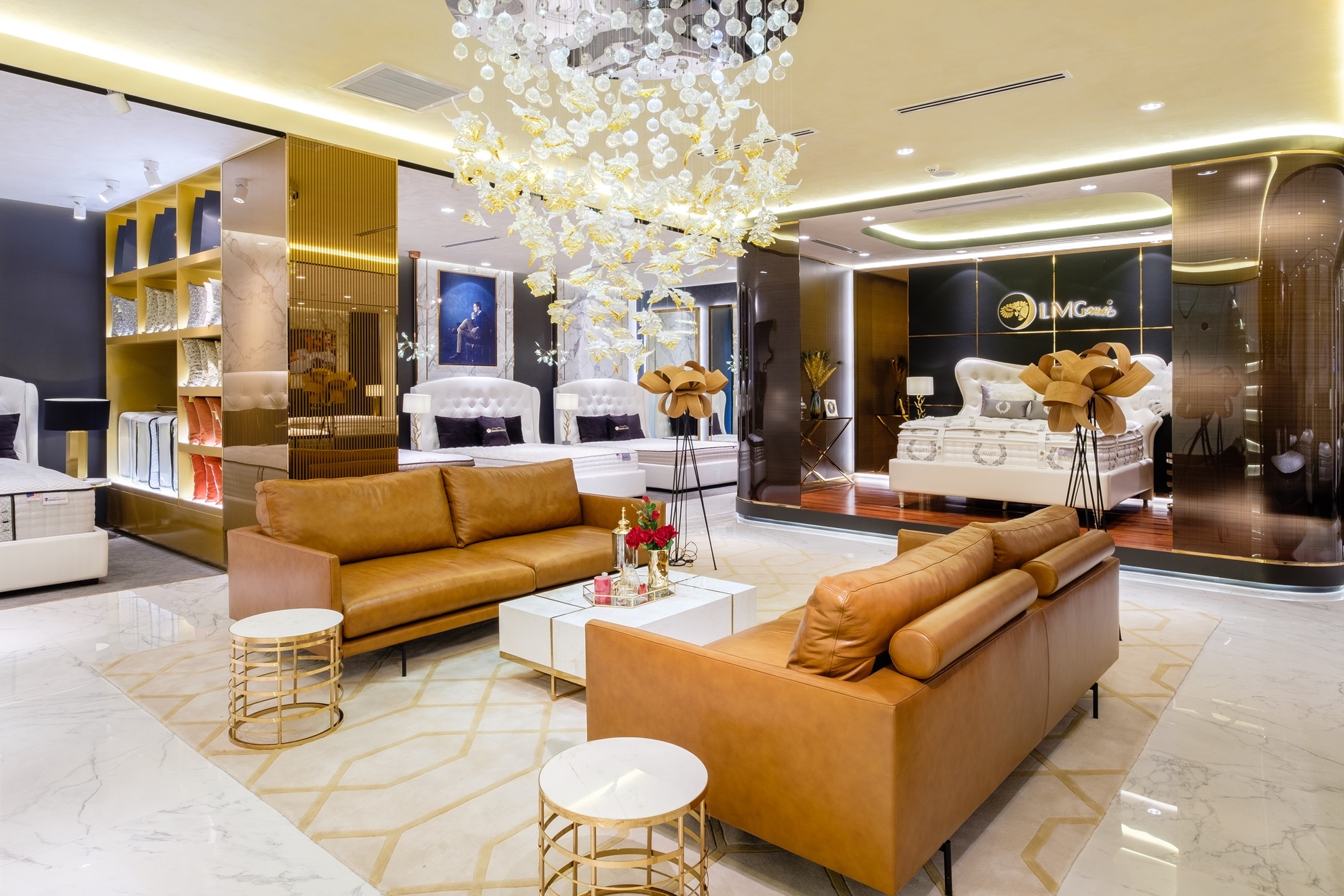 Hoa hau Ngan Ngo anh 3