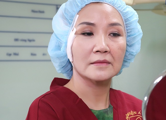 Dien vien Ngan Quynh livestream qua trinh 'doi vang lay thanh xuan' hinh anh