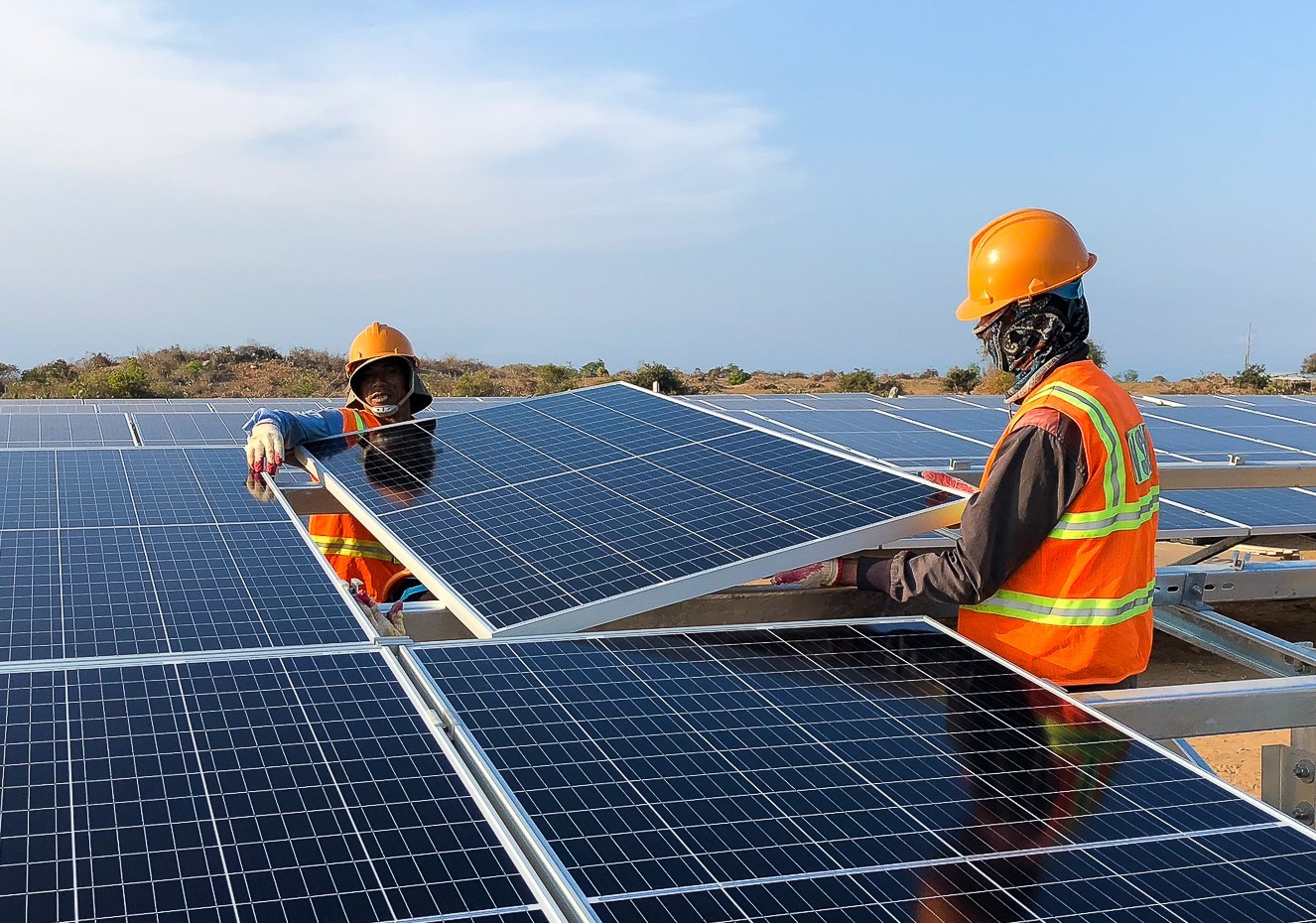 Khanh thanh Nha may dien mat troi Phuoc Ninh cong suat 45 MW hinh anh