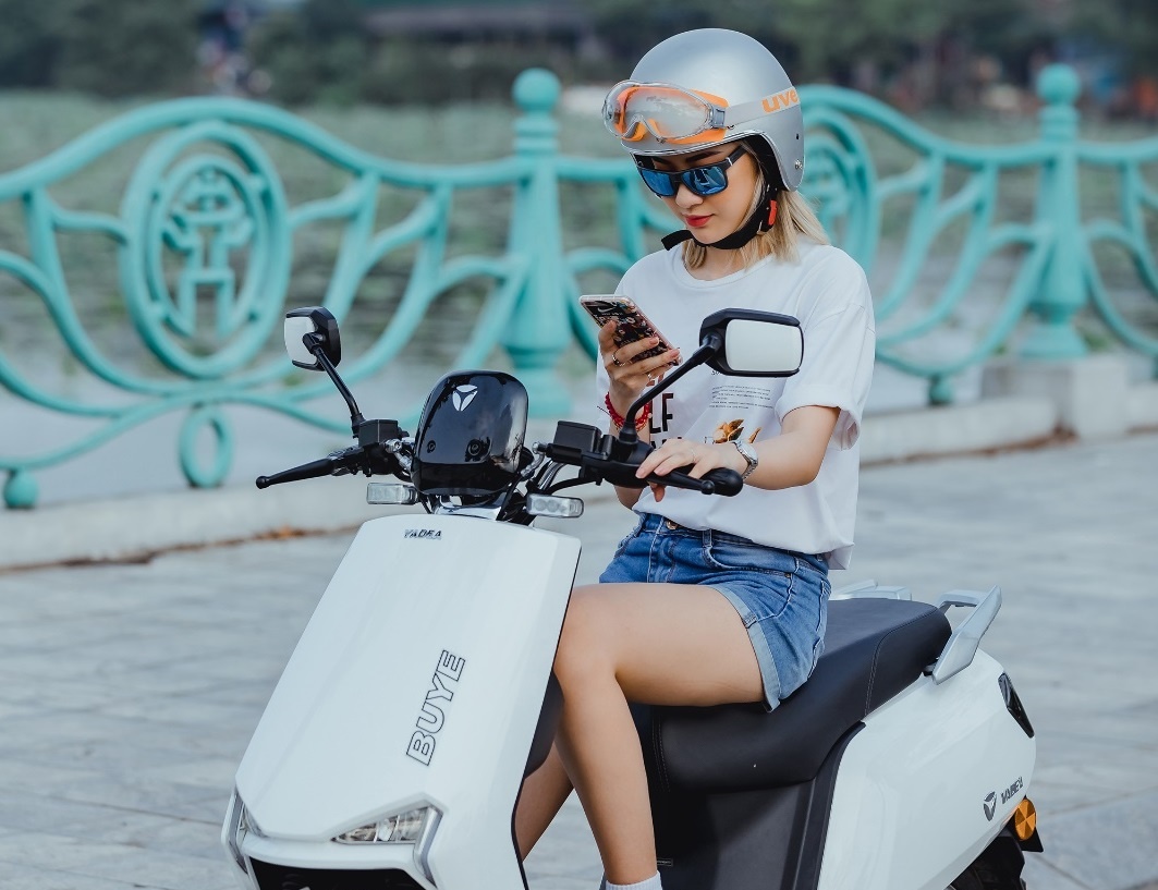 Trai nghiem xe dien Yadea BuyE - leo doc manh me, tam gia 20 trieu hinh anh