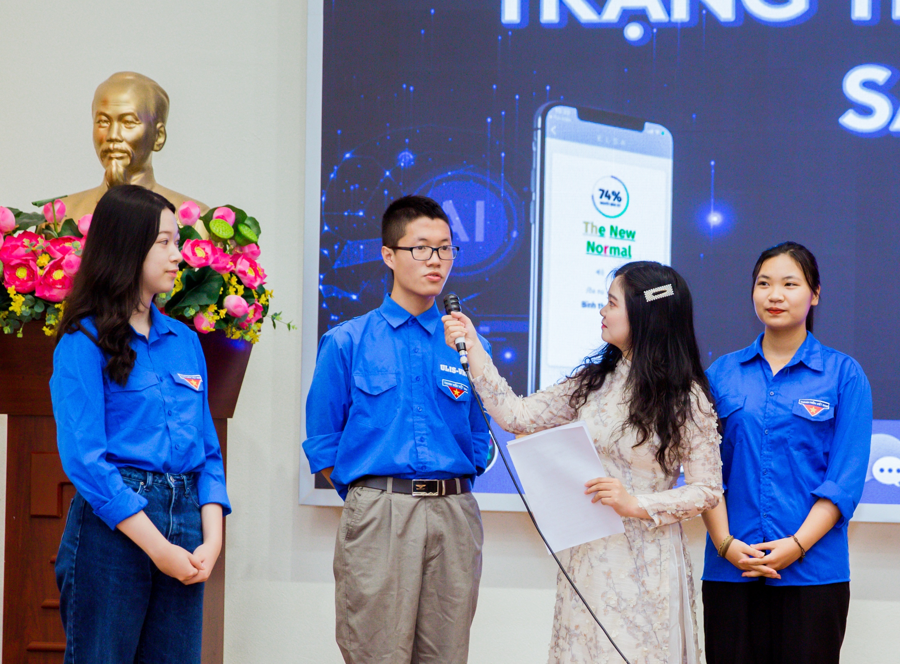 Trang thai binh thuong moi tro thanh de tai cho cuoc thi noi tieng Anh hinh anh