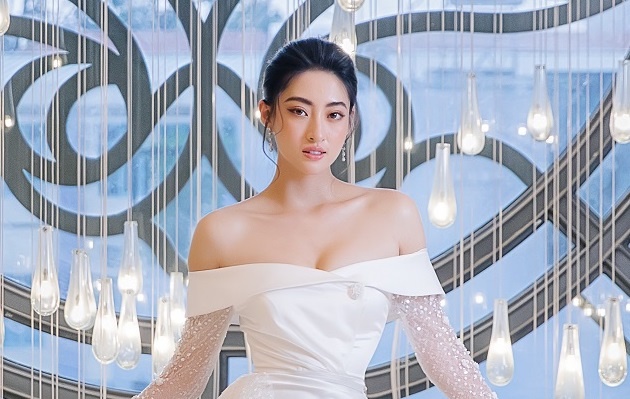 Luong Thuy Linh hoa nang Cinderella trong khong gian dam chat co dien hinh anh