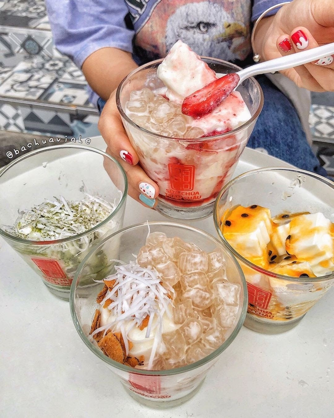 Sua chua tran chau Ha Noi anh 2