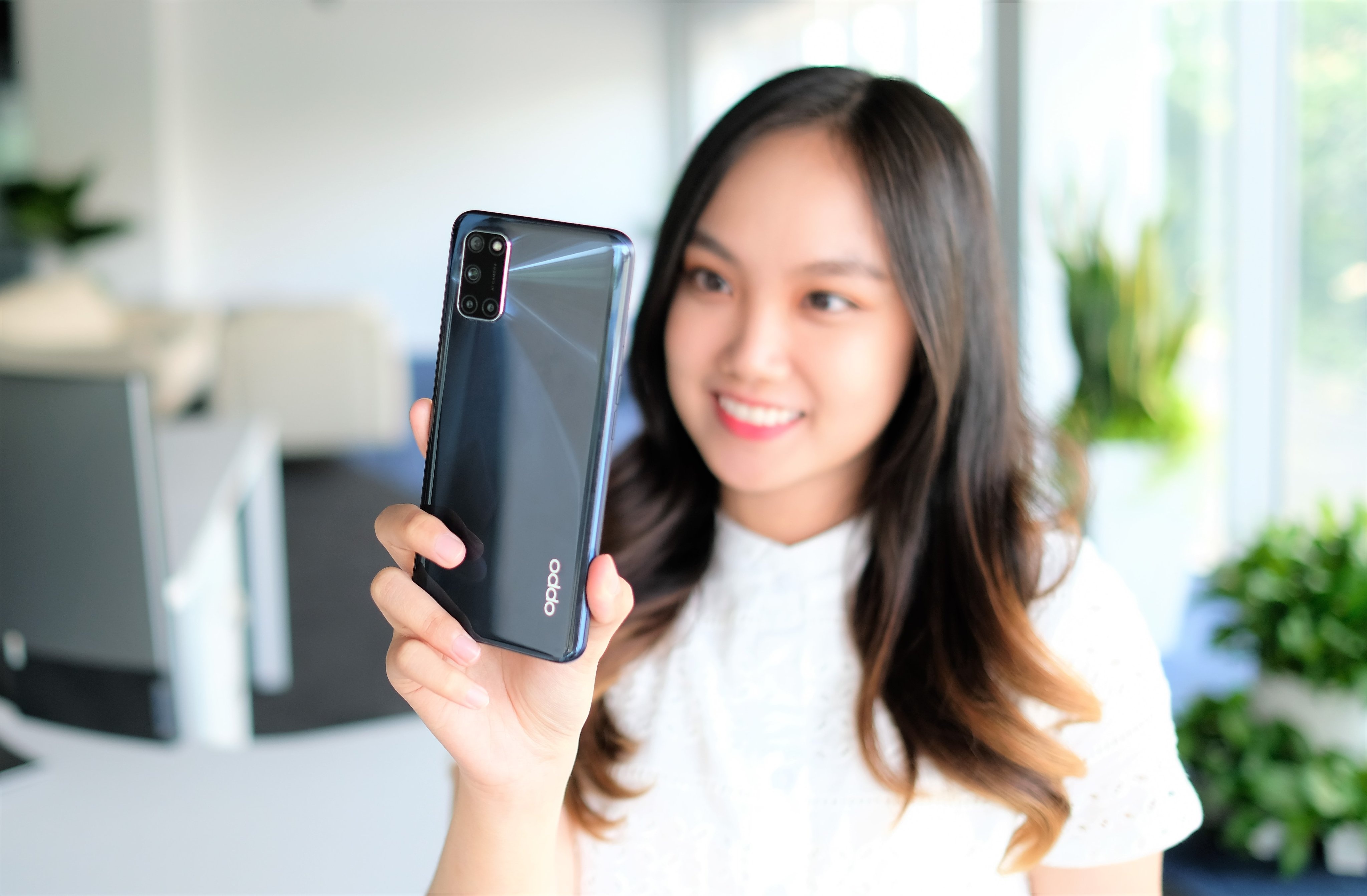 Thu thach pin 5.000 mAh cua Oppo A92 trong 24 gio su dung hinh anh