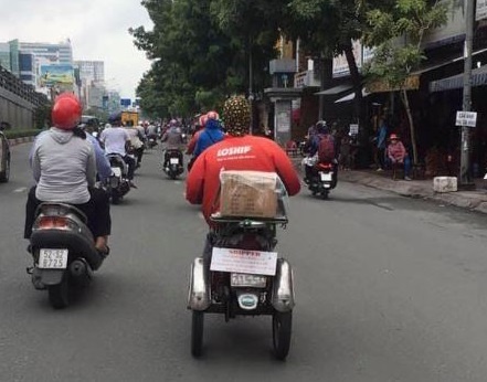 Cam phuc no luc muu sinh cua shipper Loship khuyet tat hinh anh