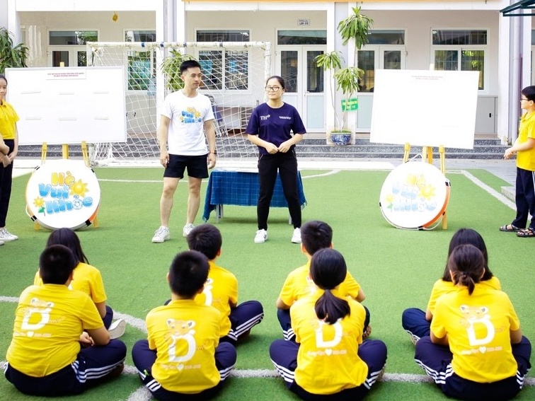 TH dong hanh cung chien dich nang cao kien thuc an toan boi cho tre hinh anh