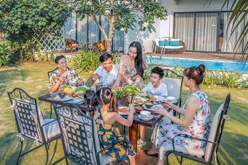 VNA, Vinpearl san sang cho ky nghi tri an bac si tuyen dau chong dich hinh anh