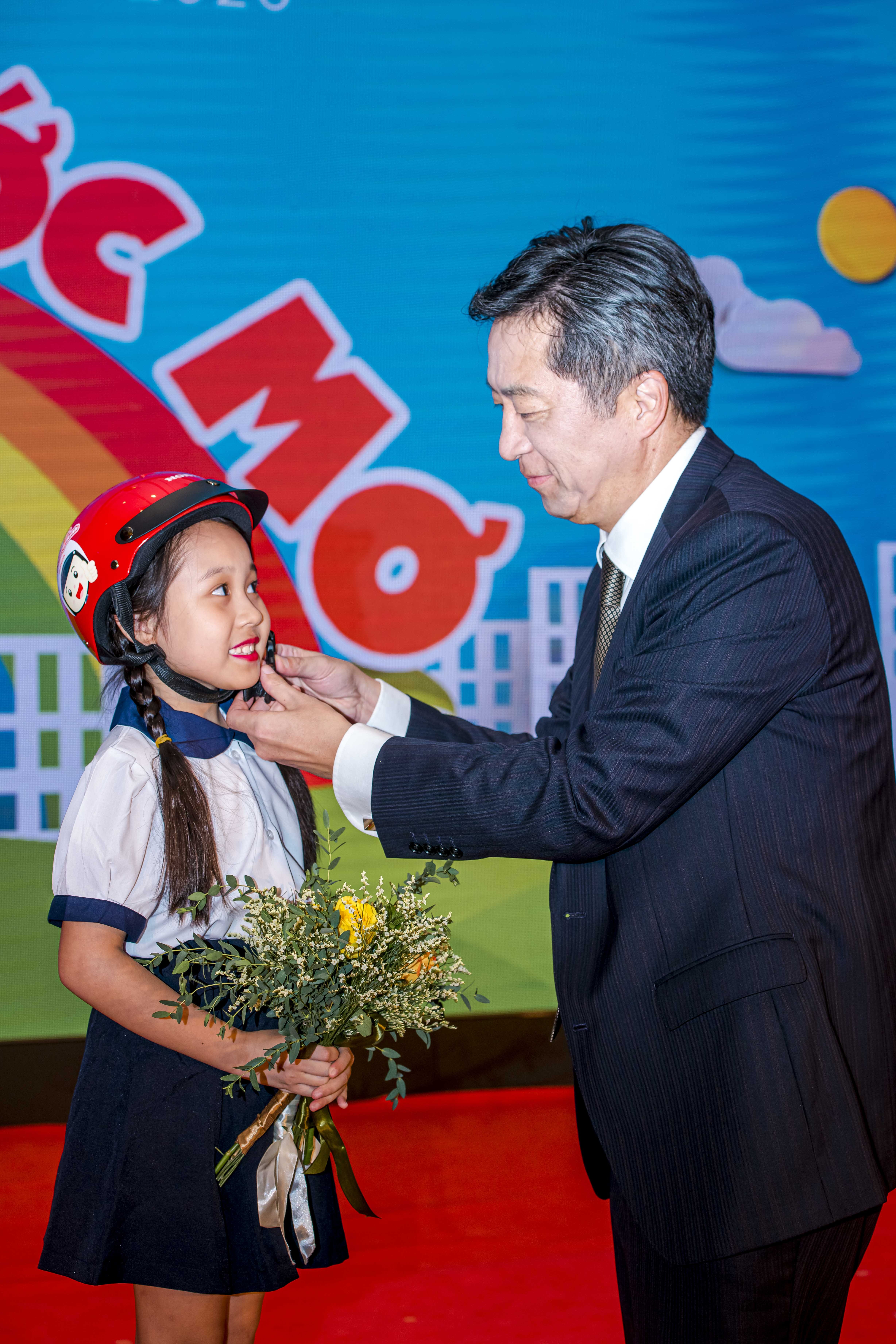 tang mu bao hiem anh 3