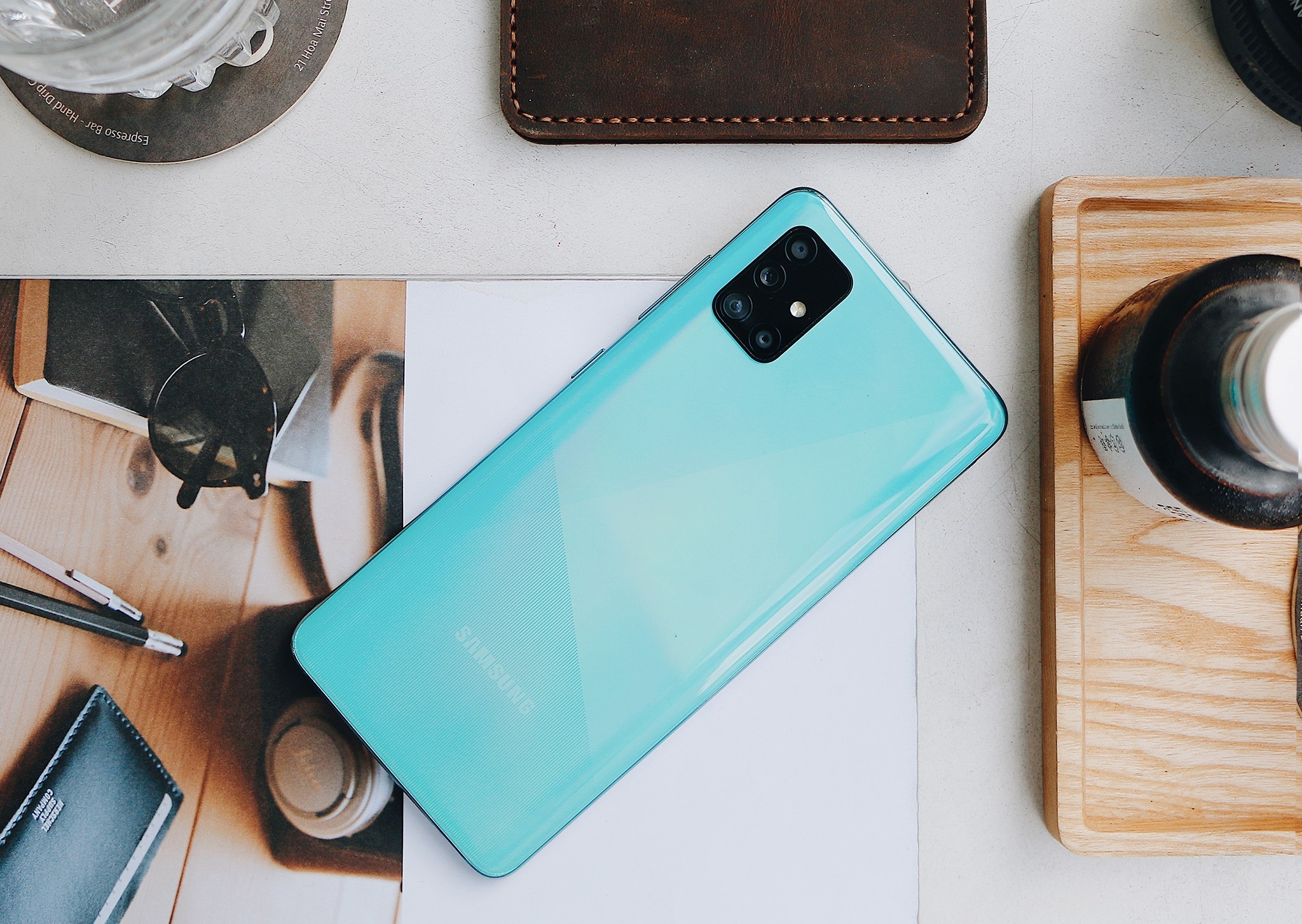 Bo doi Galaxy A71, A51 giam den 1,69 trieu dong tai FPT Shop hinh anh