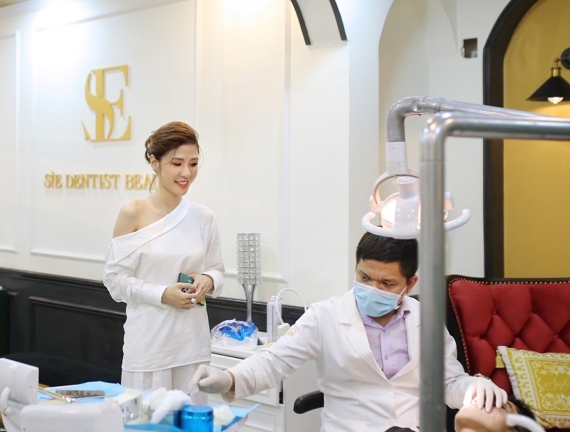 CEO Sie Dentist: 'Hanh phuc khi giup nguoi khac so huu nu cuoi tu tin' hinh anh