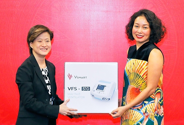 Vingroup tang 1.000 may tho cho Nga, Ukraine va Singapore hinh anh