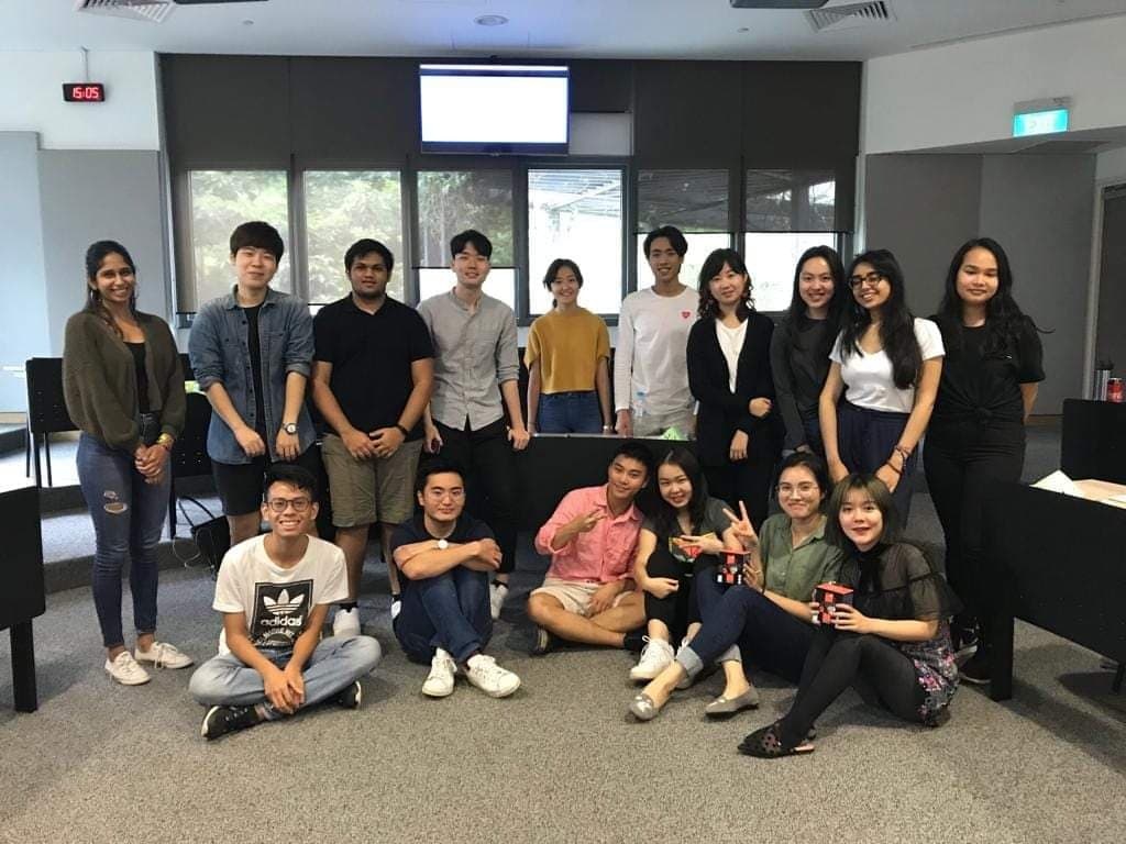 Truong kinh doanh ESSEC anh 1