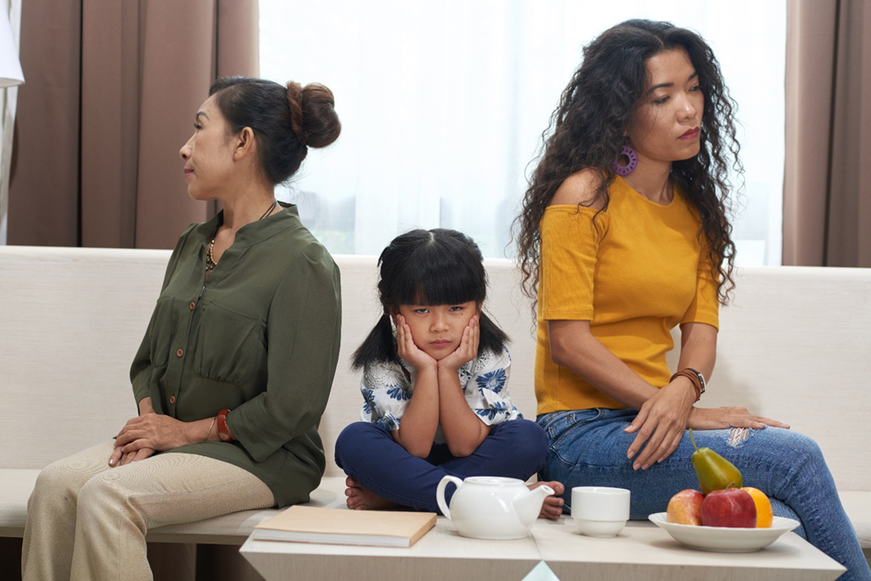 Con bieng an va ap luc cua nang dau truoc me chong hinh anh