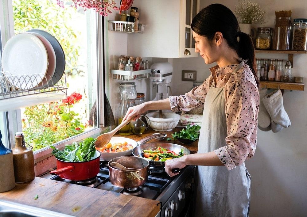 Giai phap giup ba noi tro bien tau bua com nha vua ngon vua khoe hinh anh