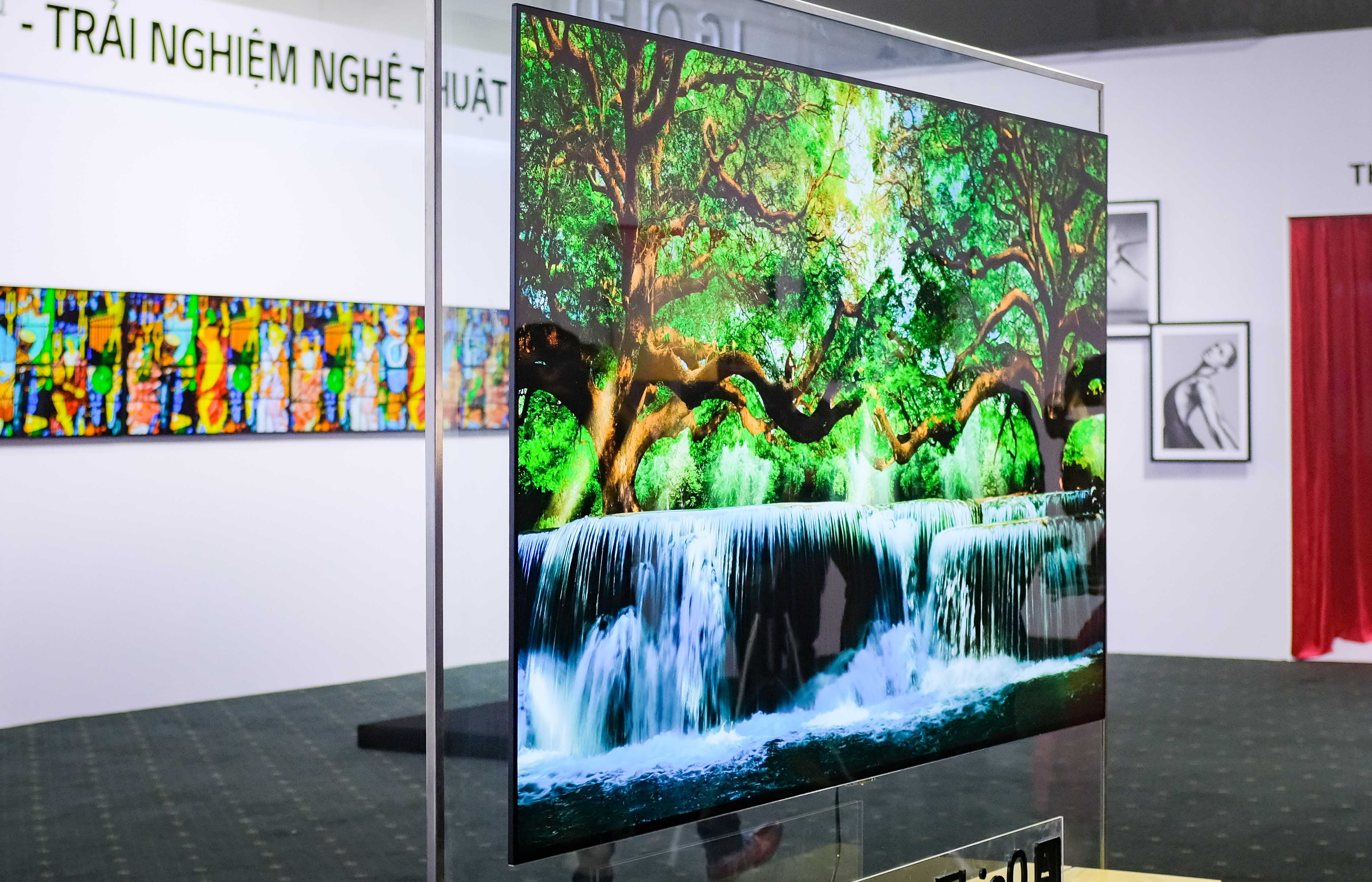 mau TV 8K OLED dau tien anh 2