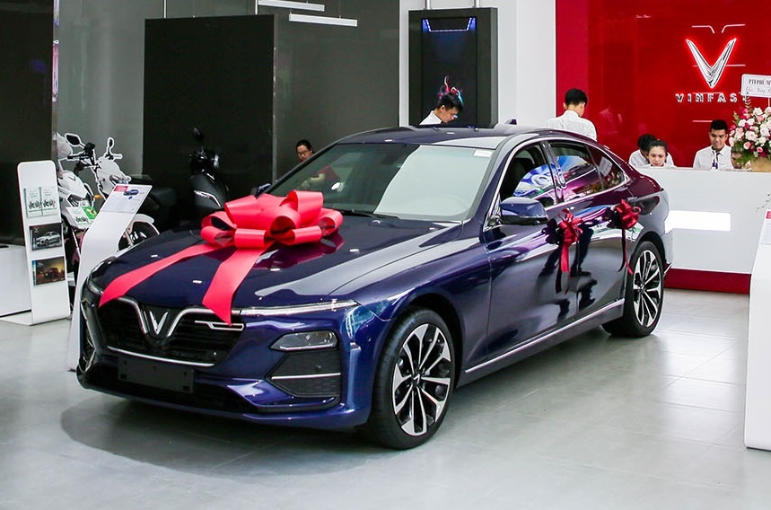 VinFast khai truong 27 showroom trong mot ngay hinh anh